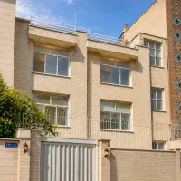 ۲۷۵ متر دربستی دیباجی جنوبی مناسب ۲ طبقه