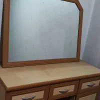 آیینه و میز آرایش