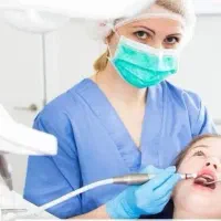استخدام مدرس دوره دستیار دندانپزشک