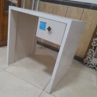 میز ناخن کاری و دوتا فایل کوچک