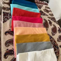پارچه در اندازه و رنگ و طرح های مختلف