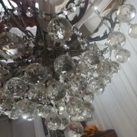 یک عدد لوستر ویک عدد زنبوری
