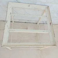 چهارپایه آهنی