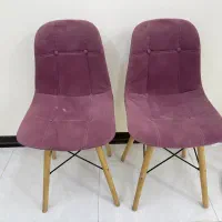 فروش دو عدد صندلی مخمل با پایه چوبی