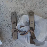 درب اتاق و سرویس بهداشتی