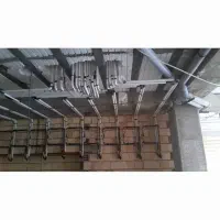 به یک شاگردوارد یانیمه وارد در لوله کشی گاز
