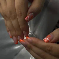 کاشت ناخن با هدیه