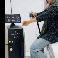 اپراتور لیزر خانم
