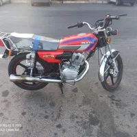 یک دستگاه متور سیکلت پرواز ۲۰۰