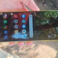 گوشیpocom 3