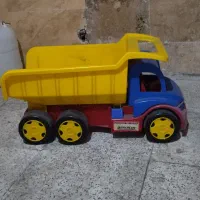 کامیون اسباب بازی