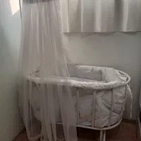 تخت کنار مادر
