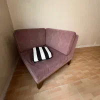 مبل راحتی سالم با یه میز پارچی