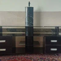 میز تلویزیون شیشه‌ای