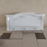 استند دکوری ام دی اف  دارای گیره آویز