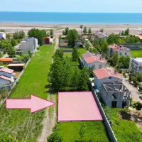 زمین-ساحلی-قواره-هفتم-دریا-اطراف-ساخت-و-ساز-شده
