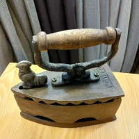 اتوی ذغالی آنتیک خروس نشان واقعی
