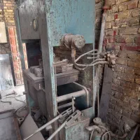 دستگاه پرس ۱۰۰تن (برقی دستی)