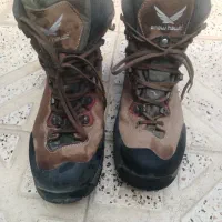 کفش کوهنوردی سایز ۴۳