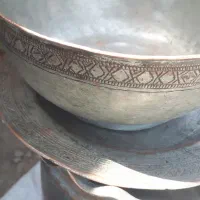 ورشو قدیمی ۳۰۰ساله ودستبد  بشقاب وکاسه مسی