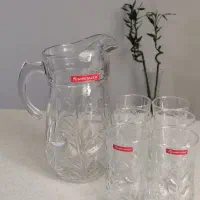 پارچ و لیوان استفاده نشده باکارتون