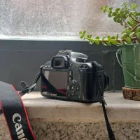 دوربین canon 550D بسیار تمیز