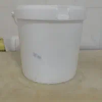 سطل درب دار