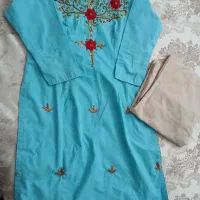 لباس محلی با گلدوزی دستی