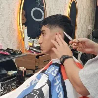کاراموز و شاگرد ارایشگری