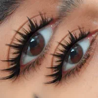 مدل برای کاشت مژه