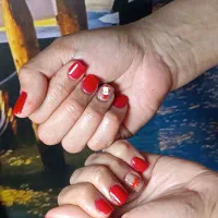 انجام خدمات ناخن . مژه . اپلاسیون