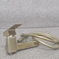 شیر آلات مخلوط یک عدد شیر سرویس بهداشتی