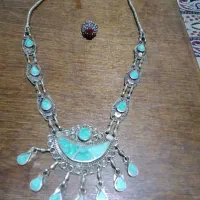 گردنبند قدیمی شاید مال ۶۰ یا ۷۰ سال پیش باشه