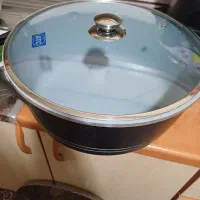 یک عدد قابلمه چدن