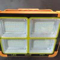 پروژکتور خورشیدی و قابل شارژ