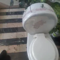 توالت فرنگی در حد نو