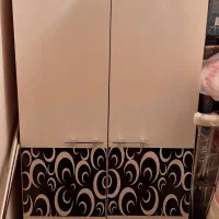 کمد نوجوان پسر