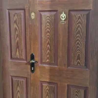 درب چوبی دو لنگه تمیز