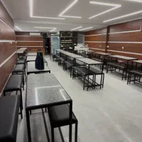 نیازمند سری زن قهوه خانه