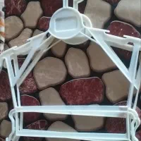چند عدد چوبکار لباس  بچه به فروش میرسد