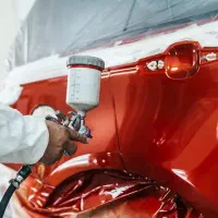 استخدام رنگ آمیزی خودرو در کارگاه رنگ آمیزی