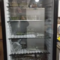 فریزر ویترینی فروشگاهی تمیز و آماده مصرف