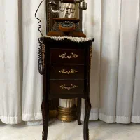 میز تلفن و تلفن