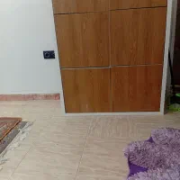 یک جاکفشی ویک عددمیزتحریر