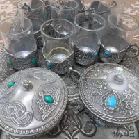 ده عدد استکان و دوعدد قندان و یک سینی سلطنتی