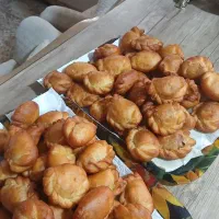 کیک اسلایسی و نون قندی پخت روز با کافه همکاری میشو