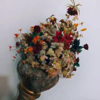 گلدان با گل های مصنوعی خارجی
