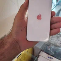 ایفون se2020باحافظه ۱۲۸ گیگ