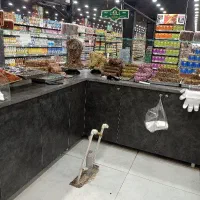 فروشندگی در سوغات سرا