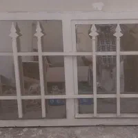 پنجره آهنی سفید رنگ کاملا نو و استفاده نشده